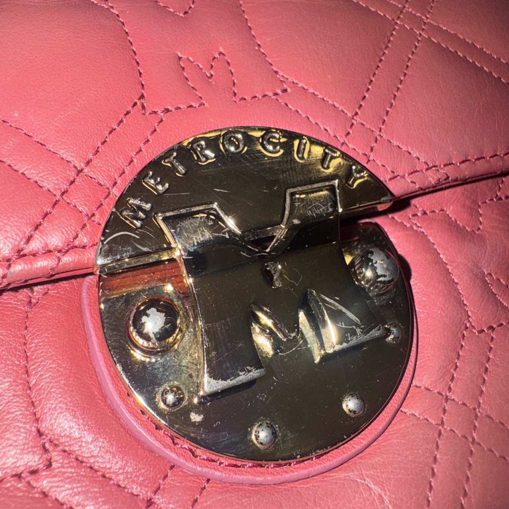 Metrocity Sorte Shoulder Crossbody Bag Gold Chain and Hardware - Picture 4 of 5